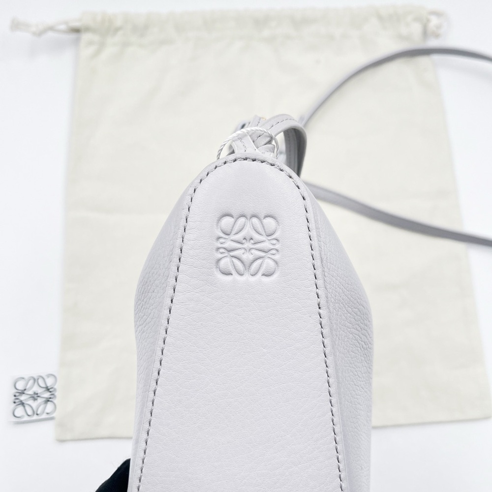 LOEWE Hammock Hobo Bag Light Grey Grained Calfskin - Picture 9 of 13